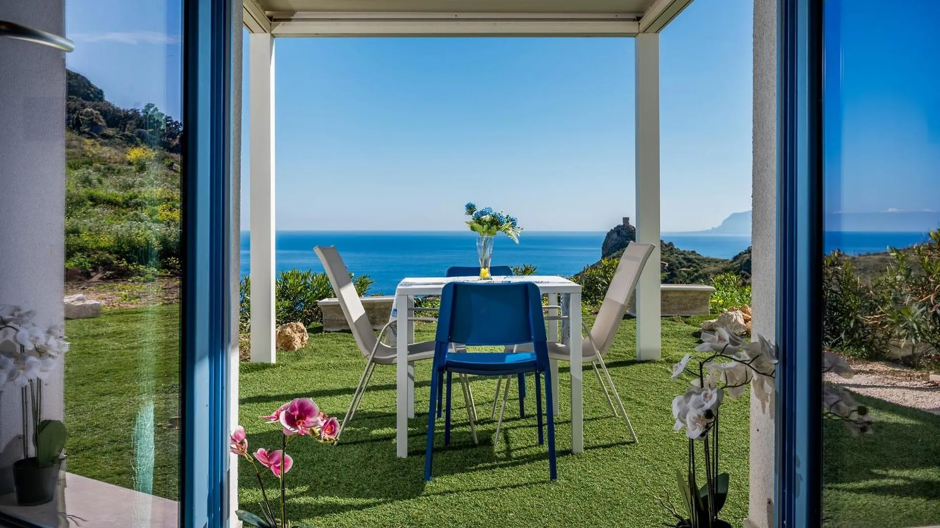 Villa Holidays In Torre Bennistra Скопелло Италия
